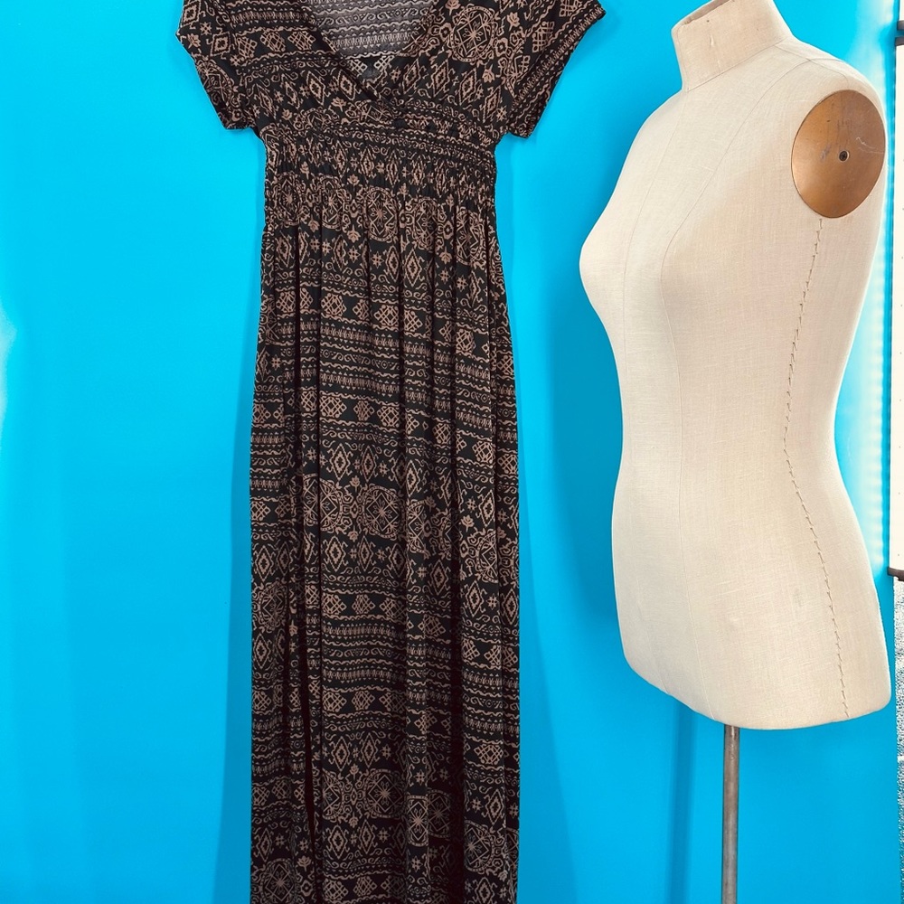 Woman’s Maxi Dress Size Small